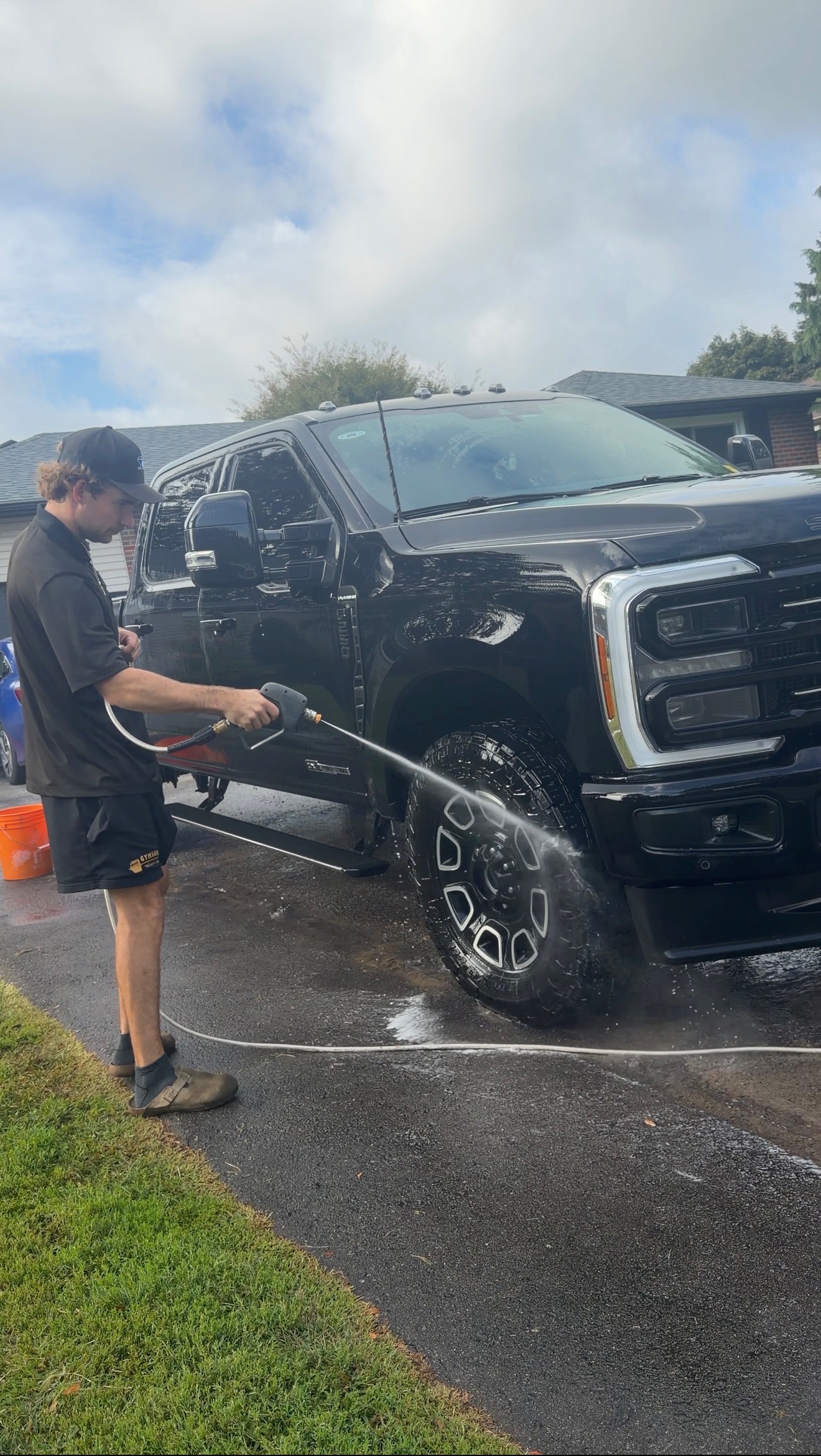 Vehicle rinse during exterior detailing