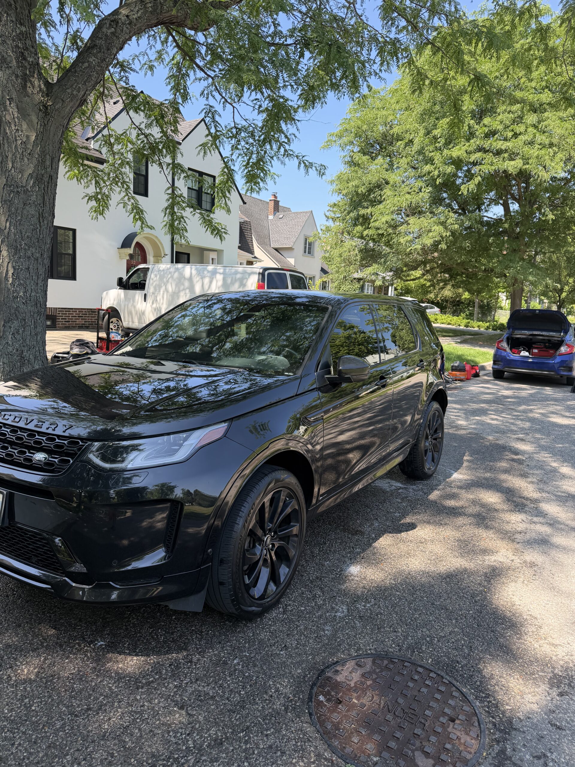 Mobile car detailing service at customer location
